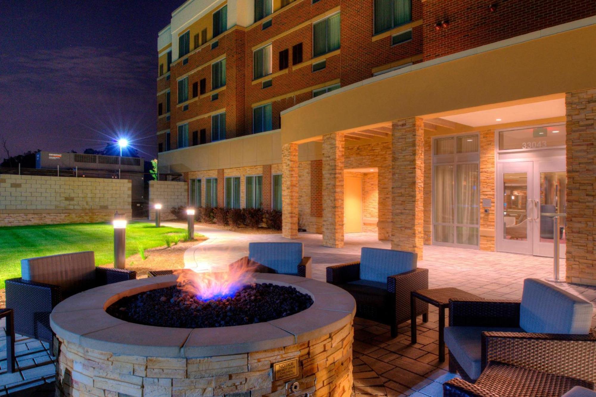 Hotel Courtyard By Marriott Detroit Farmington à Farmington Hills Extérieur photo